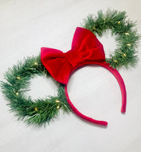 Load image into Gallery viewer, Wreath (light up) Ears