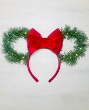 Load image into Gallery viewer, Wreath (light up) Ears
